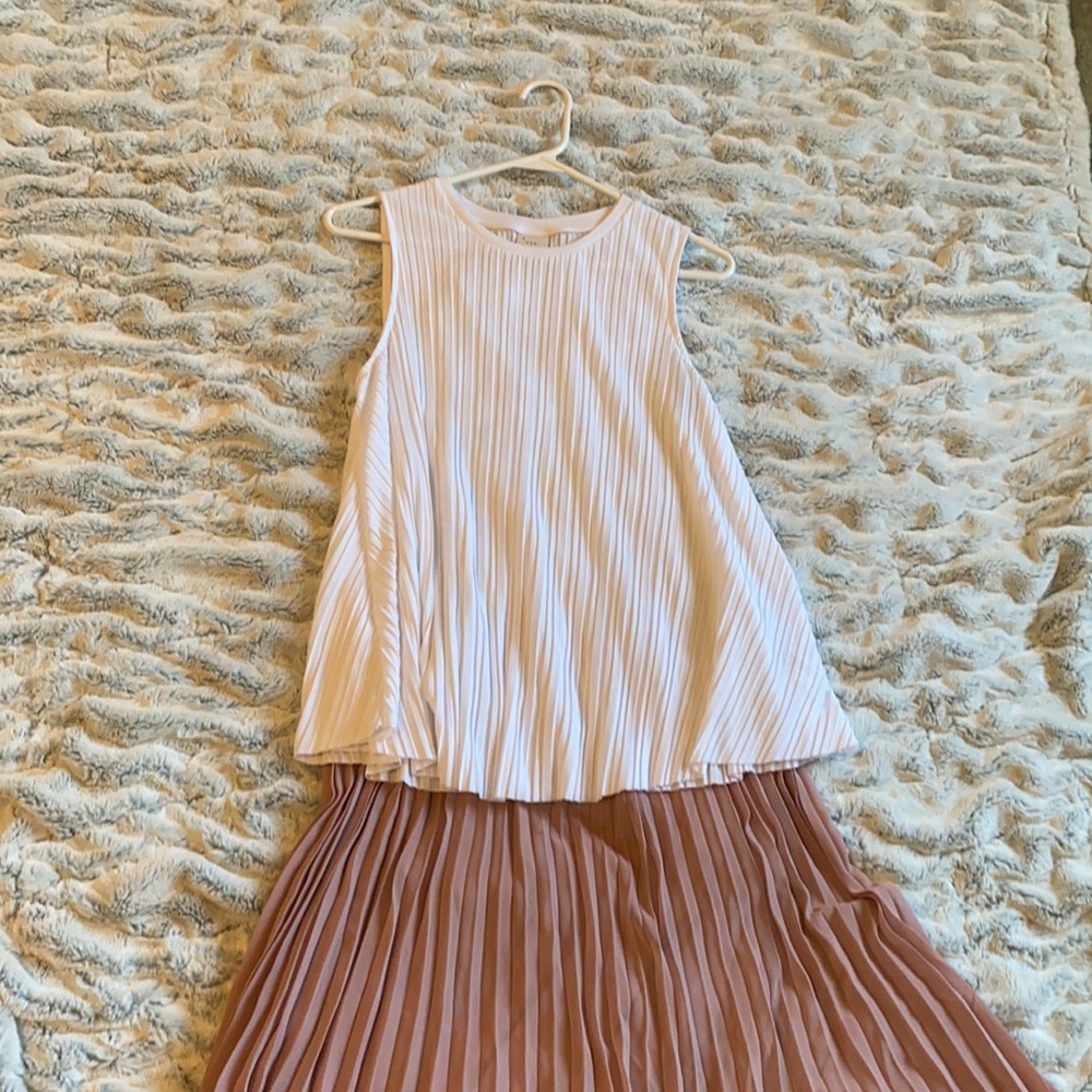 Sleeveless, pleated stylish top by “a New Day”